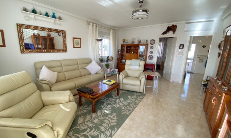 Herverkoop - Villa -
Cuidad Quesada* - Doña Pepa