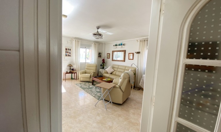 Herverkoop - Villa -
Cuidad Quesada* - Doña Pepa