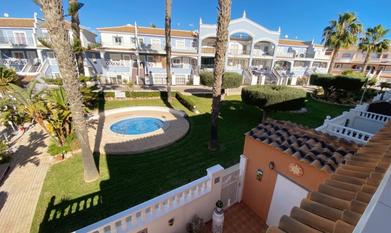 Herverkoop - Villa -
Cuidad Quesada* - Doña Pepa