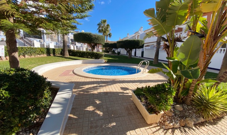 Herverkoop - Villa -
Cuidad Quesada* - Doña Pepa