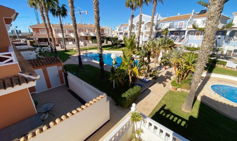 Herverkoop - Villa -
Cuidad Quesada* - Doña Pepa