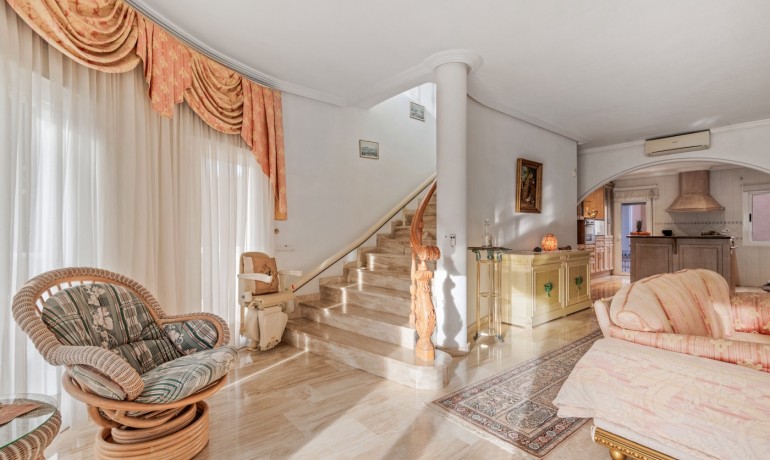 Herverkoop - Villa -
Cuidad Quesada* - Doña pepa