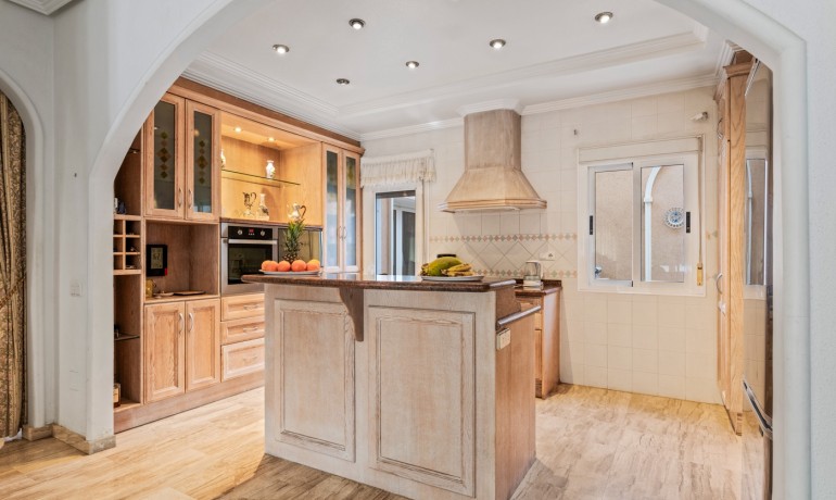 Herverkoop - Villa -
Cuidad Quesada* - Doña pepa