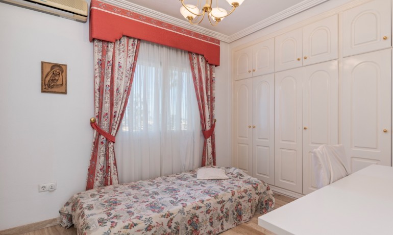 Herverkoop - Villa -
Cuidad Quesada* - Doña pepa