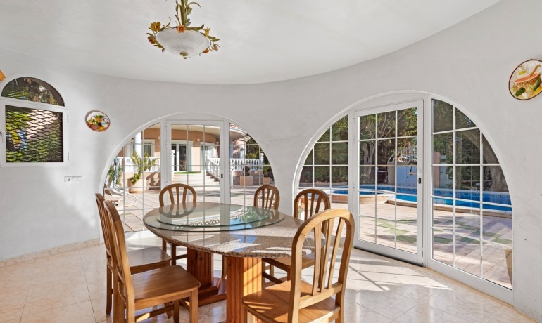 Herverkoop - Villa -
Cuidad Quesada* - Doña pepa