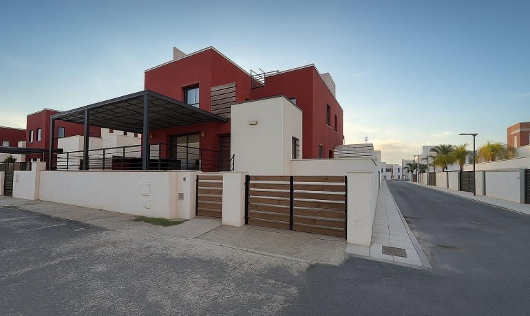 Herverkoop - Villa -
Algorfa - La Finca Golf Resort