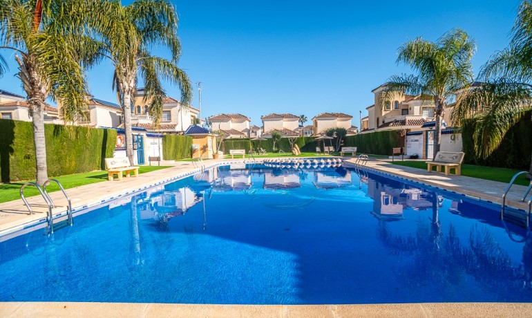 Herverkoop - Villa -
Guardamar del Segura* - El Raso