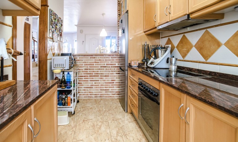 Herverkoop - Villa -
Guardamar del Segura* - El Raso