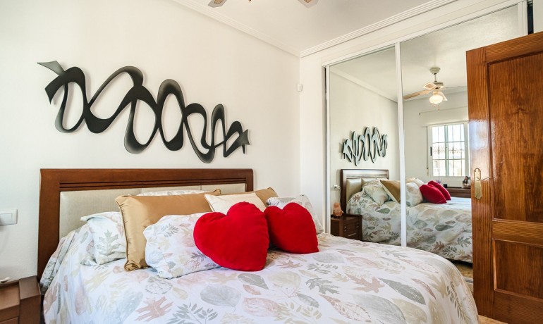 Herverkoop - Villa -
Guardamar del Segura* - El Raso