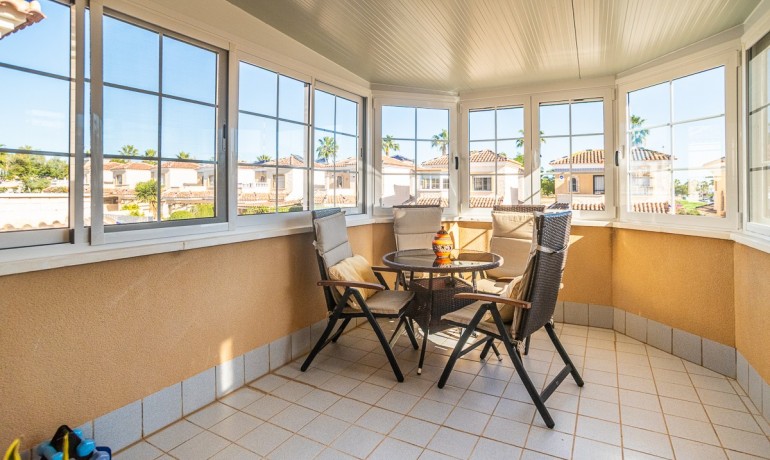 Herverkoop - Villa -
Guardamar del Segura* - El Raso