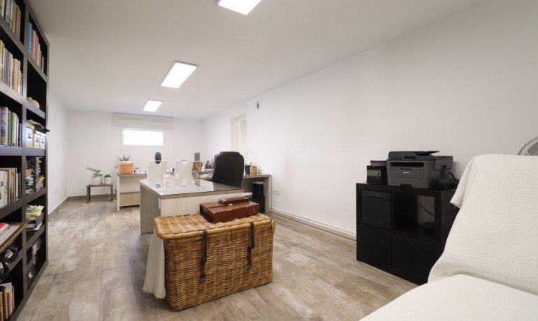 Herverkoop - Villa -
Orihuela Costa - Villamartin