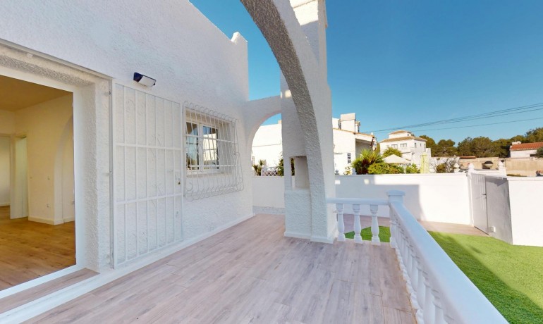 Herverkoop - Appartement / Flat -
San Miguel de Salinas* - BLUE LAGOON