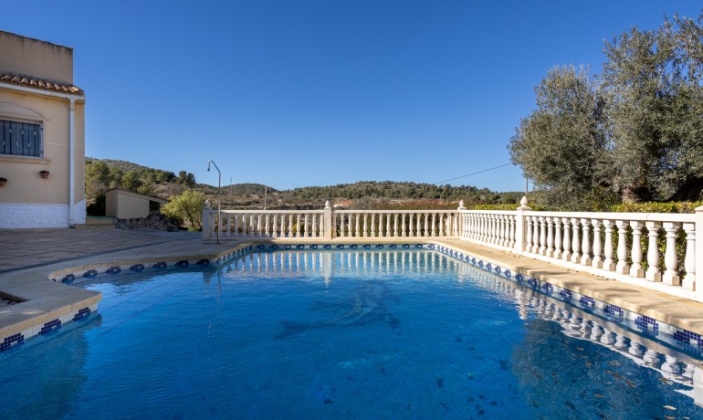 Sale - Finca Country Property -
La Zarza