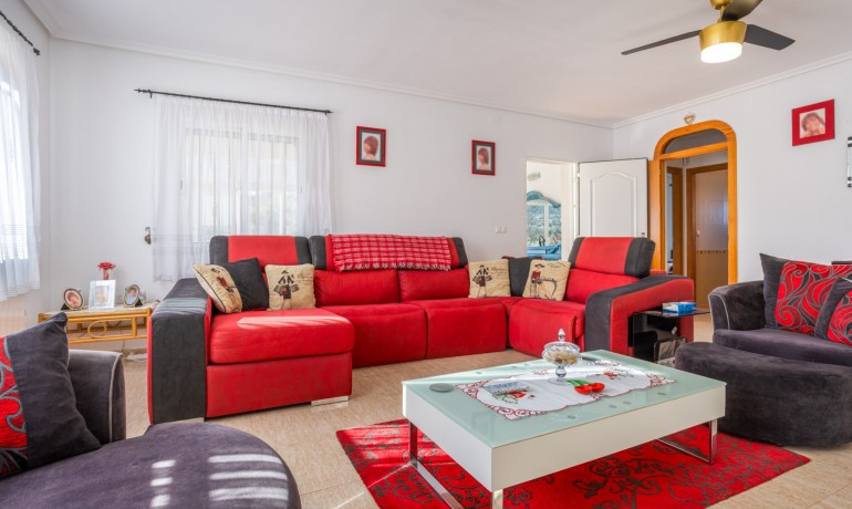 Sale - Finca Country Property -
La Zarza