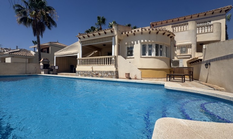 Herverkoop - Villa -
Las Ramblas Golf