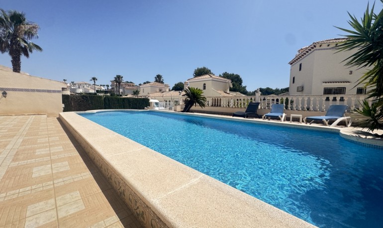 Herverkoop - Villa -
Las Ramblas Golf