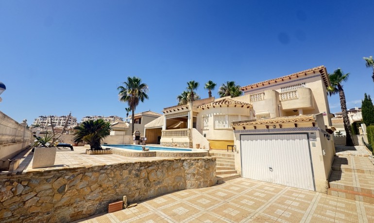 Herverkoop - Villa -
Las Ramblas Golf