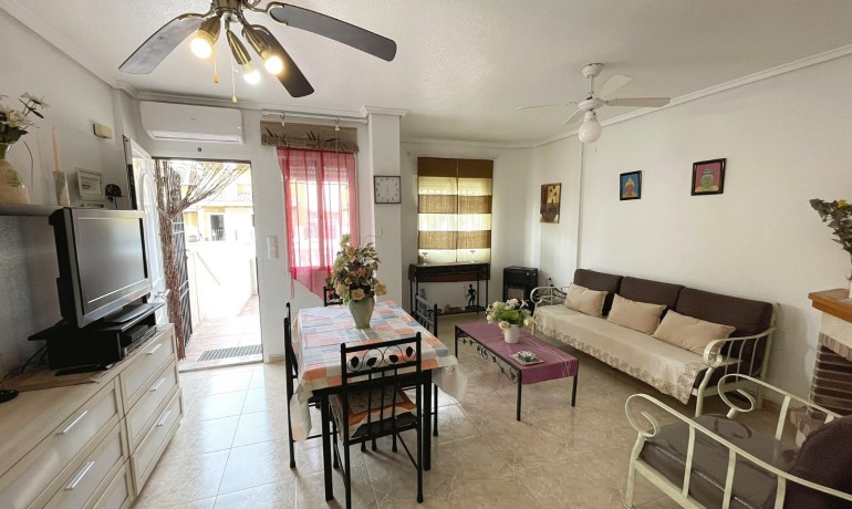 Herverkoop - Huis -
Cuidad Quesada* - Lo Marabu - Doña Pepa 2