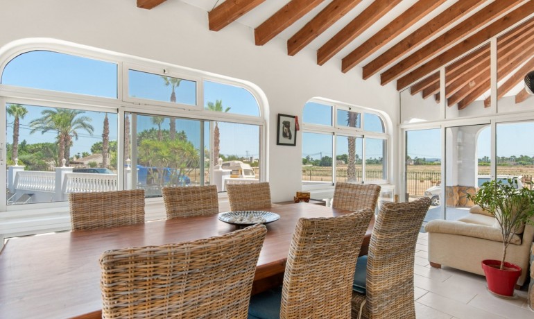 Venta - Finca -
Catral*