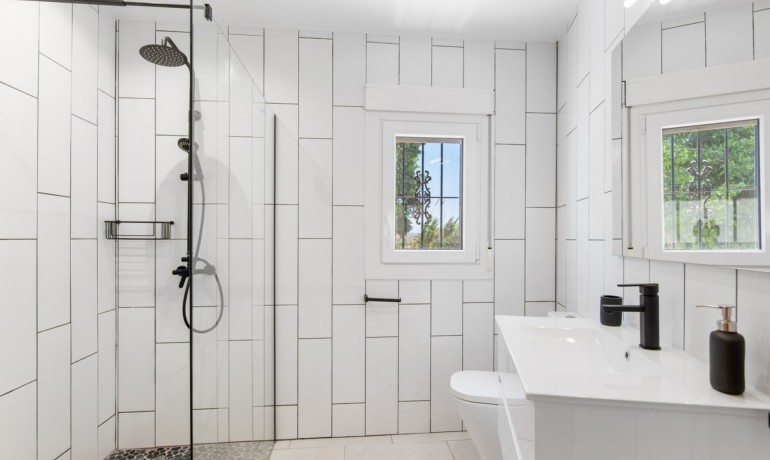 Venta - Finca -
Catral*