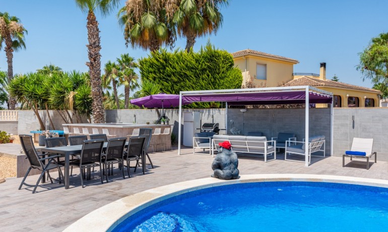 Venta - Finca -
Catral*