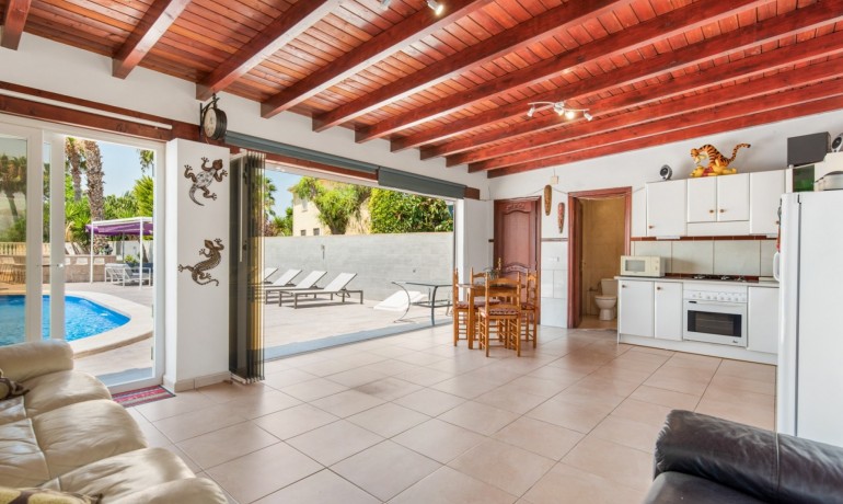 Venta - Finca -
Catral*