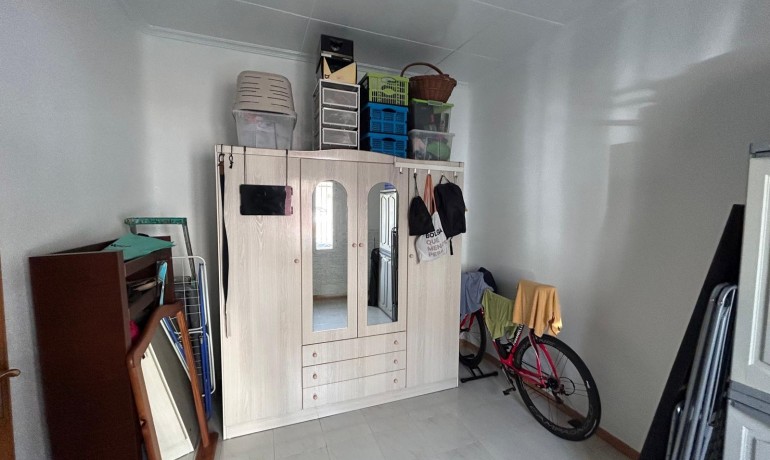 Sale - House -
Jacarilla