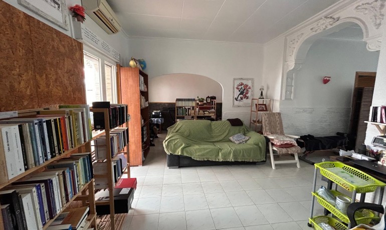 Sale - House -
Jacarilla