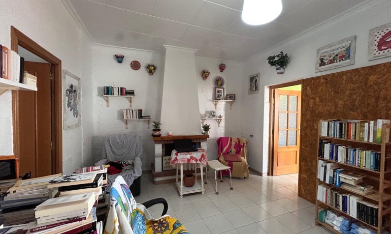 Sale - House -
Jacarilla