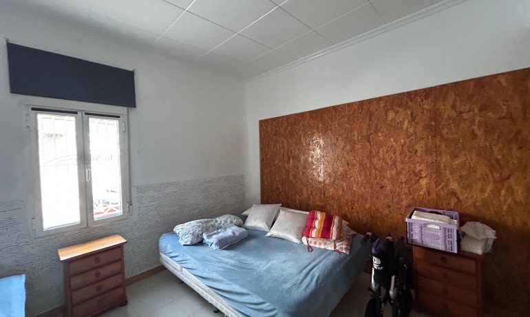 Sale - House -
Jacarilla