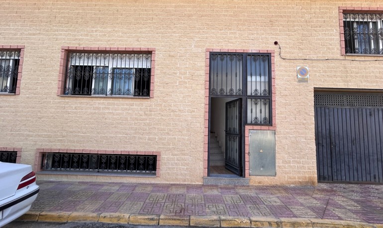 Herverkoop - Reclame -
Jacarilla