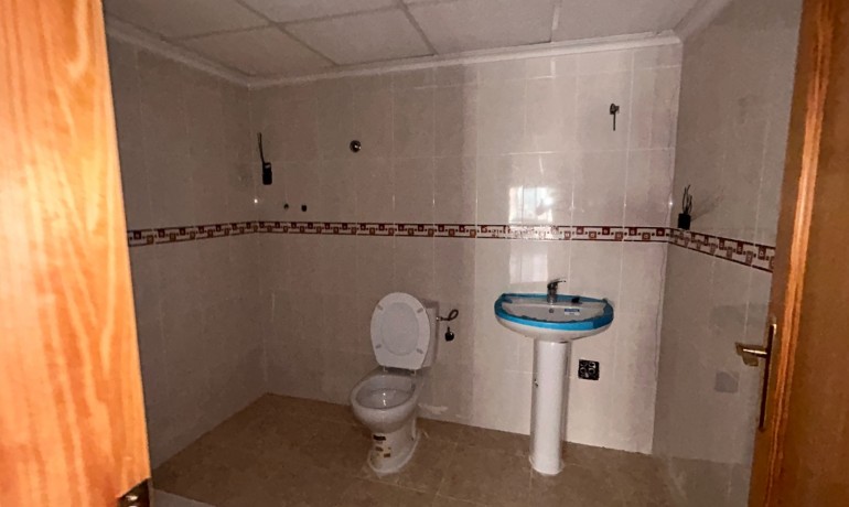 Herverkoop - Reclame -
Jacarilla