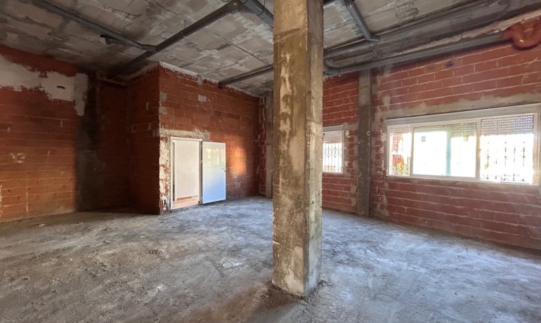 Herverkoop - Reclame -
Jacarilla