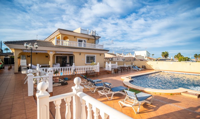 Herverkoop - Villa -
Torrevieja* - LOS BALCONES - LOS ALTOS