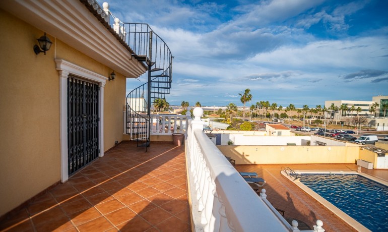 Herverkoop - Villa -
Torrevieja* - LOS BALCONES - LOS ALTOS