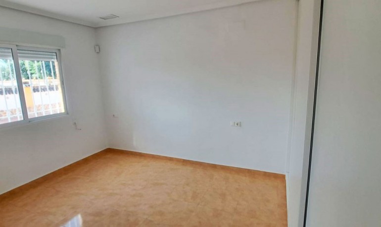 Herverkoop - Finca / Landgoed -
Catral - Catral - Country