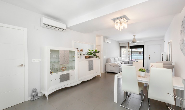 Herverkoop - Appartement / Flat -
Torre de La Horadada - Torre de La Horadada - Town