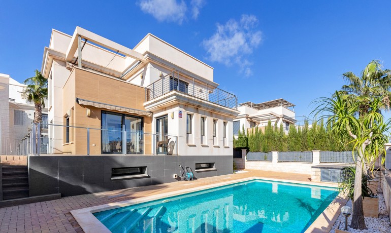 Herverkoop - Villa -
Orihuela Costa - La Zenia