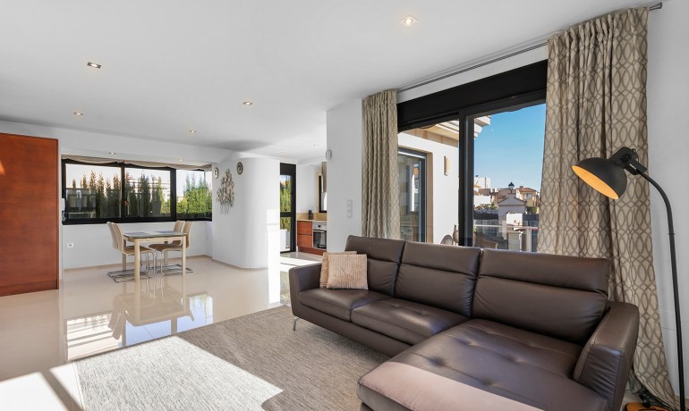 Herverkoop - Villa -
Orihuela Costa - La Zenia