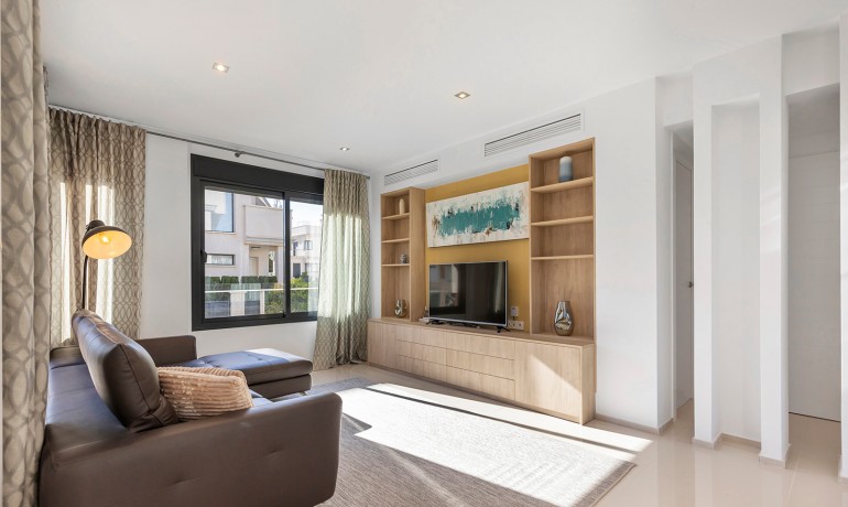 Herverkoop - Villa -
Orihuela Costa - La Zenia