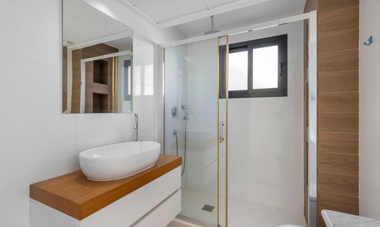 Herverkoop - Villa -
Orihuela Costa - La Zenia