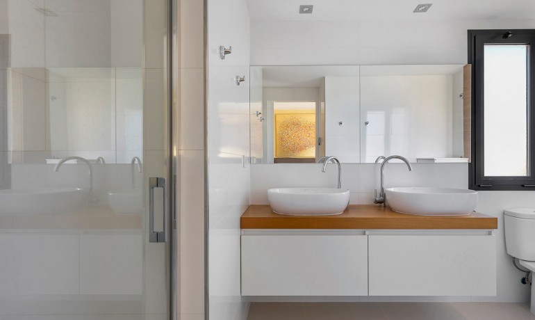 Herverkoop - Villa -
Orihuela Costa - La Zenia