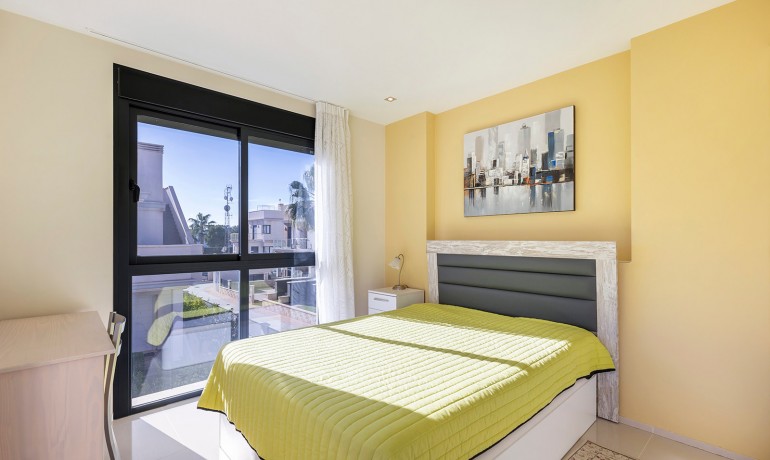 Herverkoop - Villa -
Orihuela Costa - La Zenia