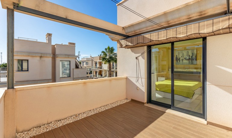 Herverkoop - Villa -
Orihuela Costa - La Zenia