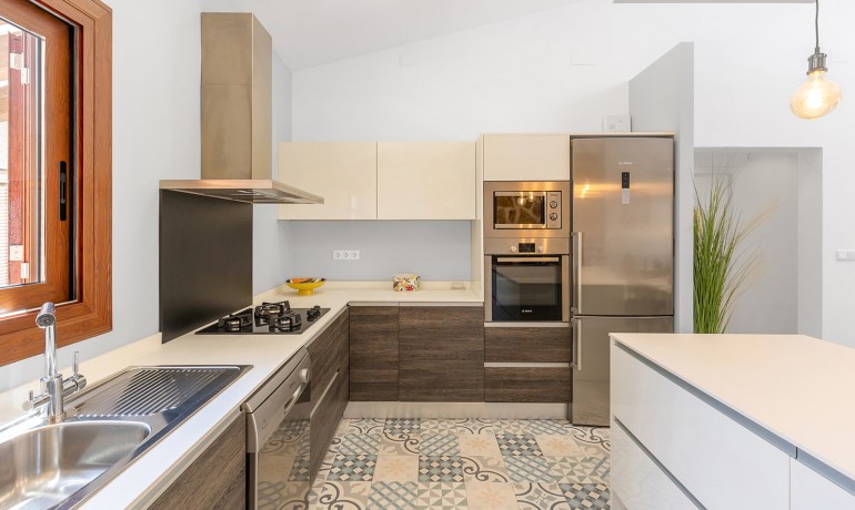 Herverkoop - Villa -
Orihuela Costa - Punta Prima