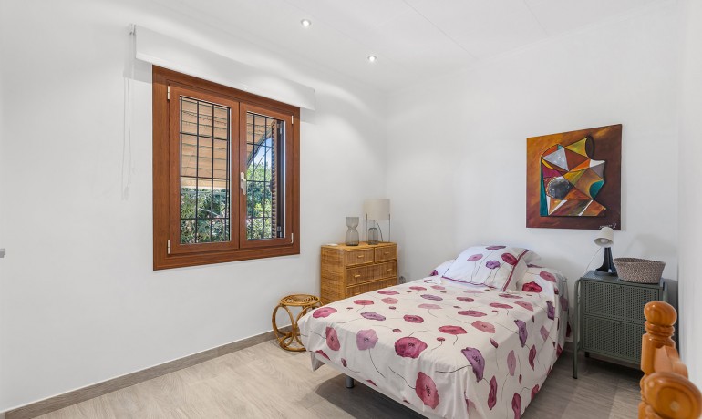 Herverkoop - Villa -
Orihuela Costa - Punta Prima