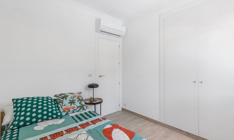 Herverkoop - Villa -
Orihuela Costa - Punta Prima