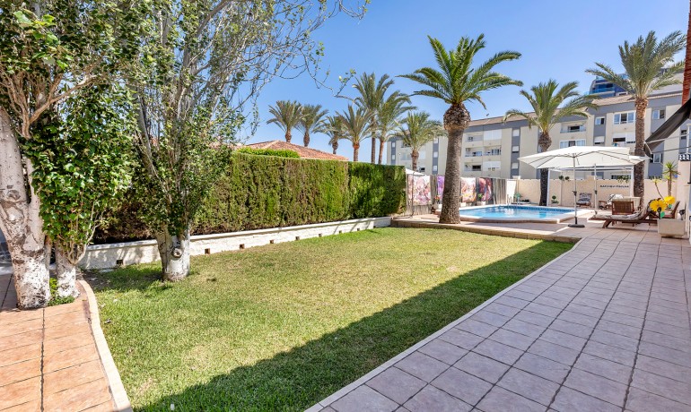 Herverkoop - Villa -
Torrevieja - Rocio del Mar