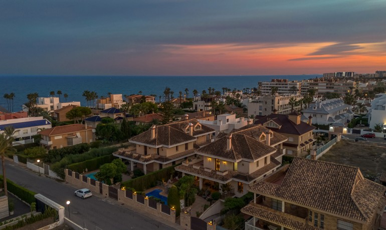 Herverkoop - Villa -
Torrevieja - La Veleta