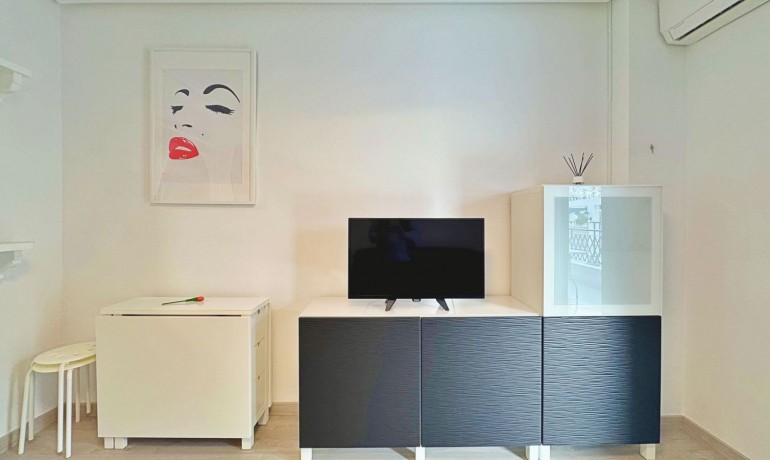 Herverkoop - Appartement / Flat -
La Mata - La Mata - Town